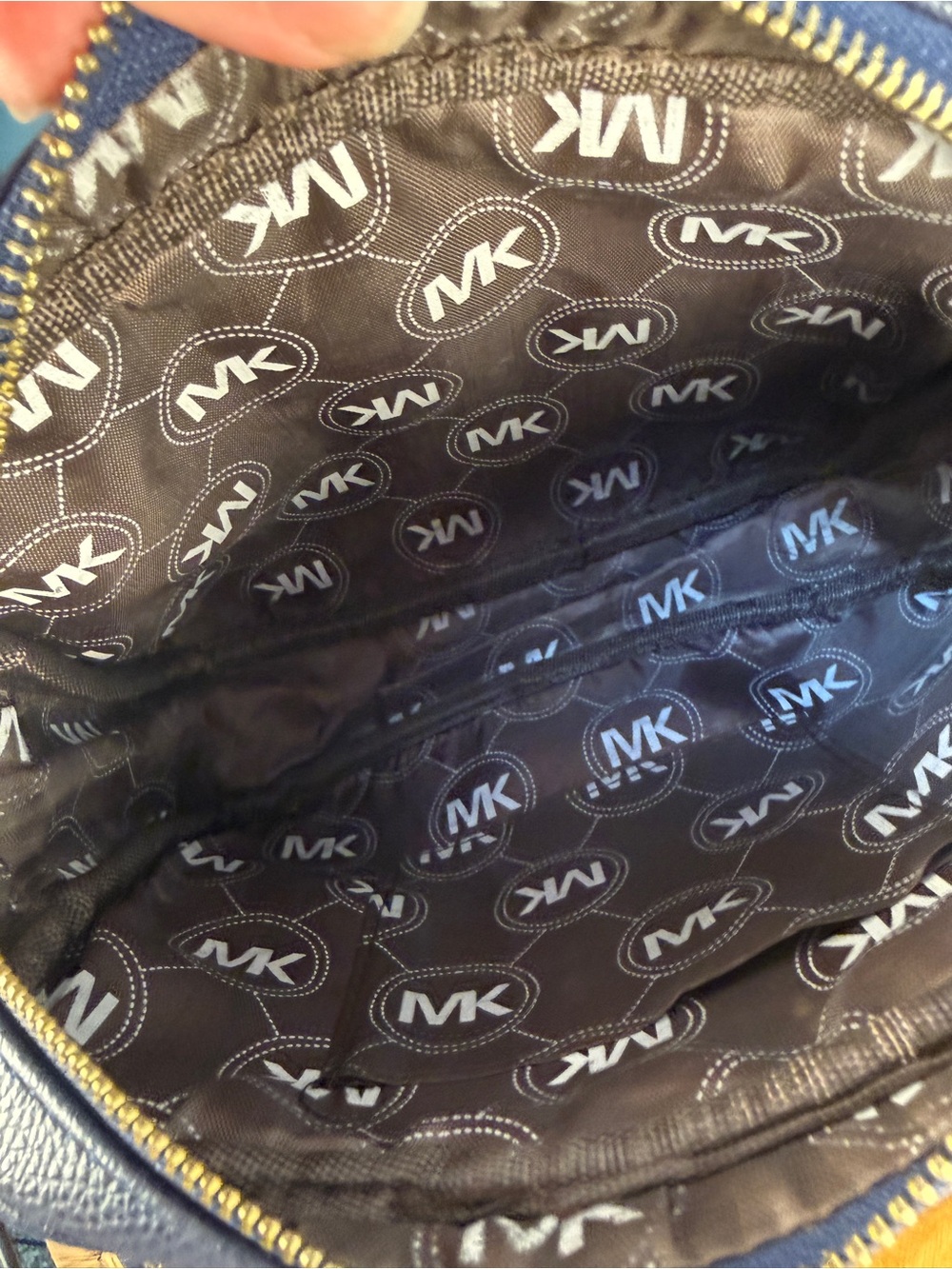 Michael Kors Navy Pebble Leather Jet Set Crossbody Camera Bag + Gold Chain - EUC - Picture 11 of 15